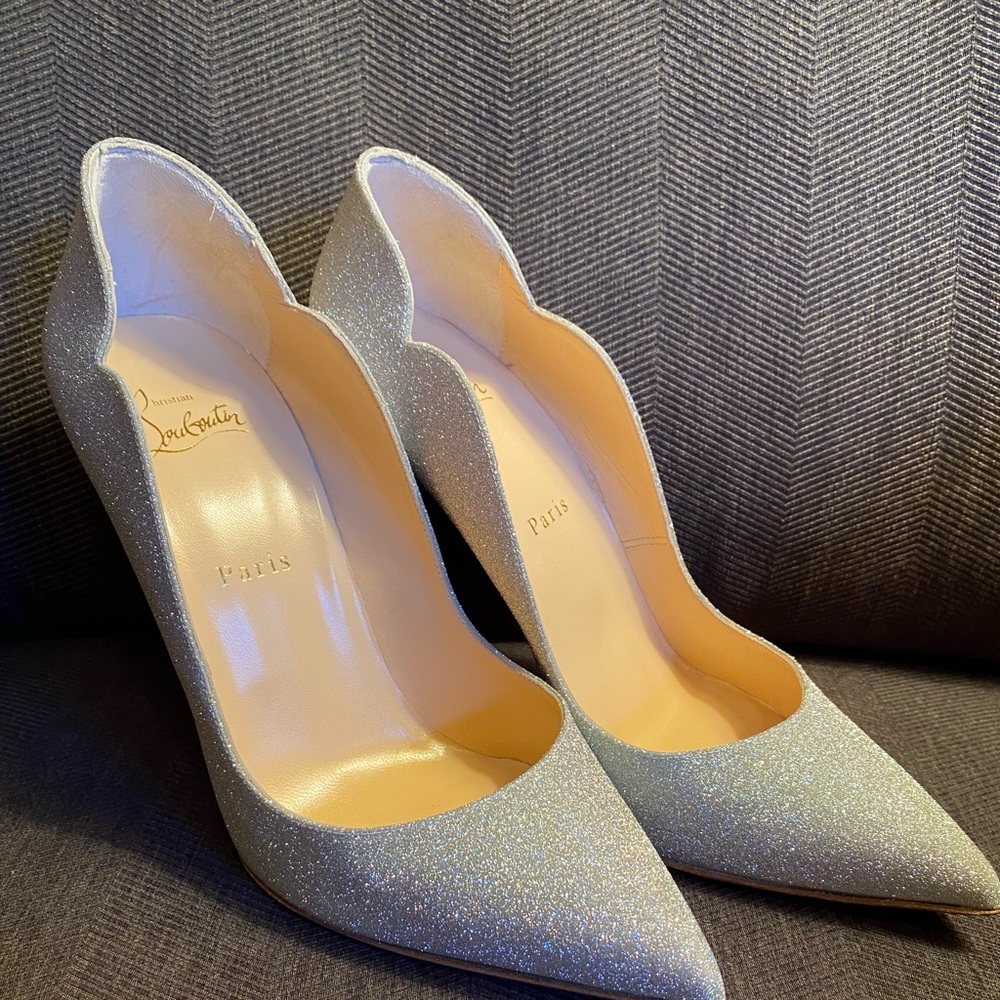 New in Box Louboutin Pumps 👠